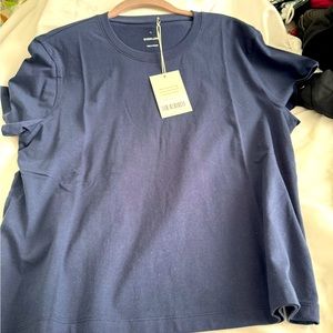 Everlane Tee Shirt, size Large, navy
